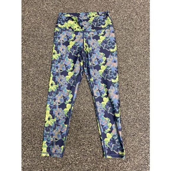 Fabletics Women's Superbloom Define PowerHold® Mid-Rise Capri Leggings Medium - Picture 1 of 10